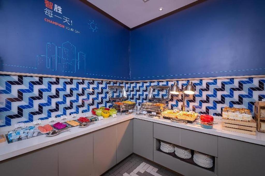Holiday Inn Taizhou Cmc Esterno foto